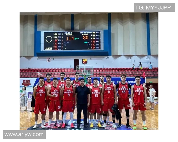 成都篮球队展现灵活战术与团队配合的精彩表现分析