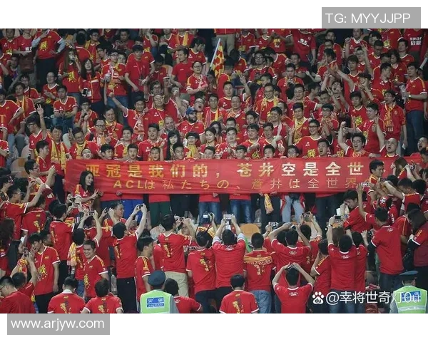 足球明星激情挥手庆祝瞬间视频集锦展现赛场荣耀与团队精神